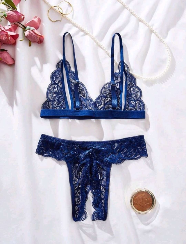 طقم ملابس داخلية دانتيل ازرق1