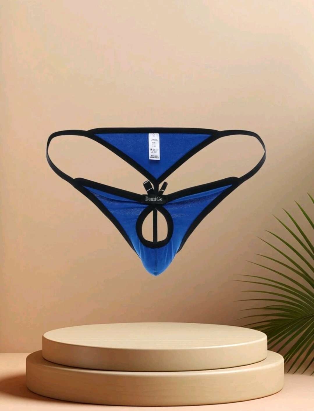 ثونغ ذكوري أزرق جذاب جريء2