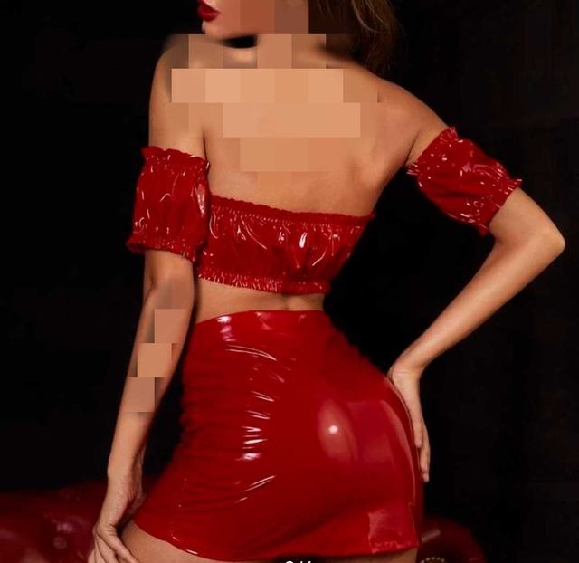 طقم جلد صناعي سكيرت2