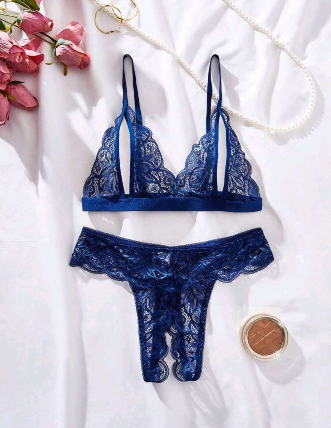 طقم ملابس داخلية دانتيل ازرق2