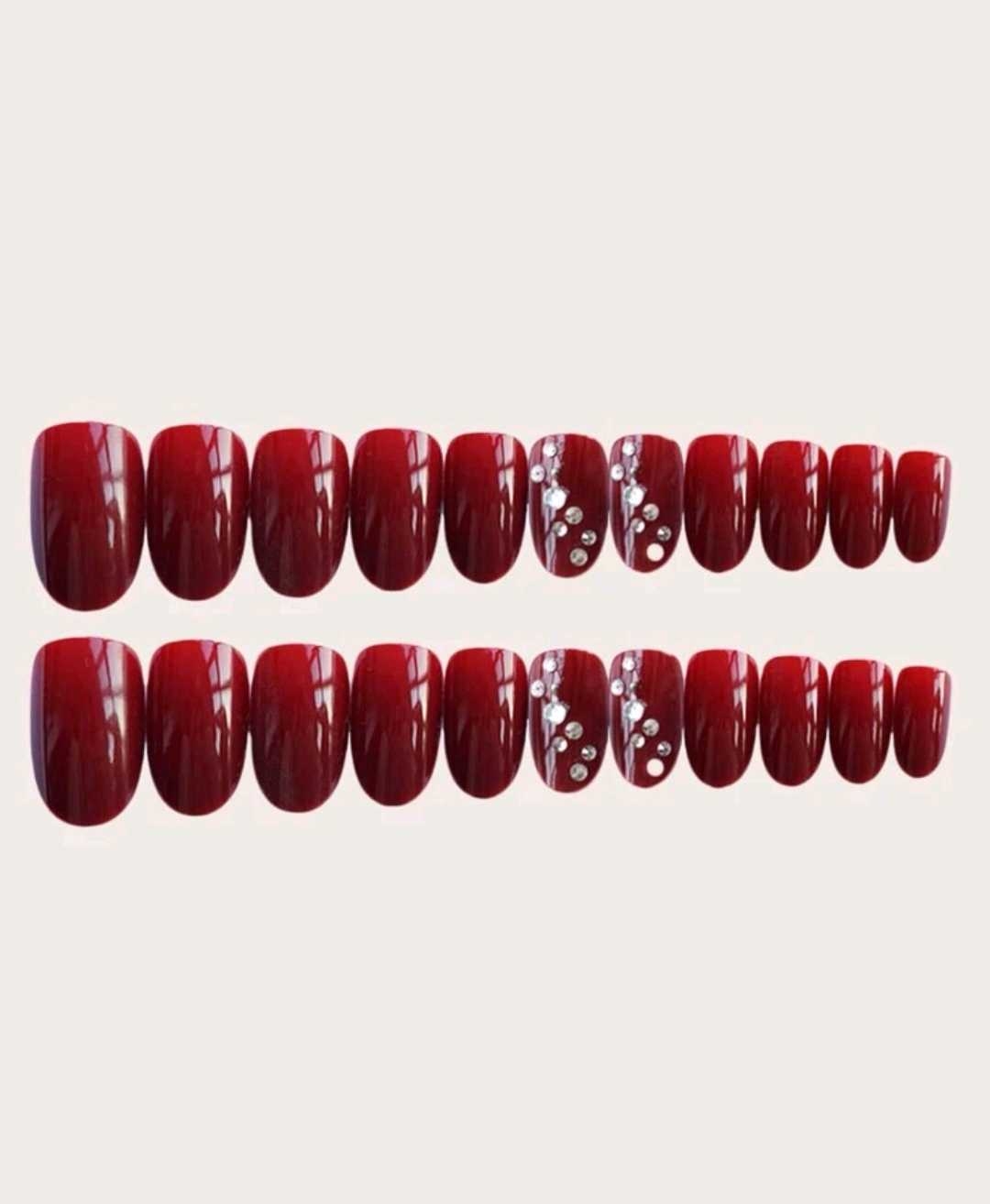 أظافر مزيفة بشكل البيضاوي6