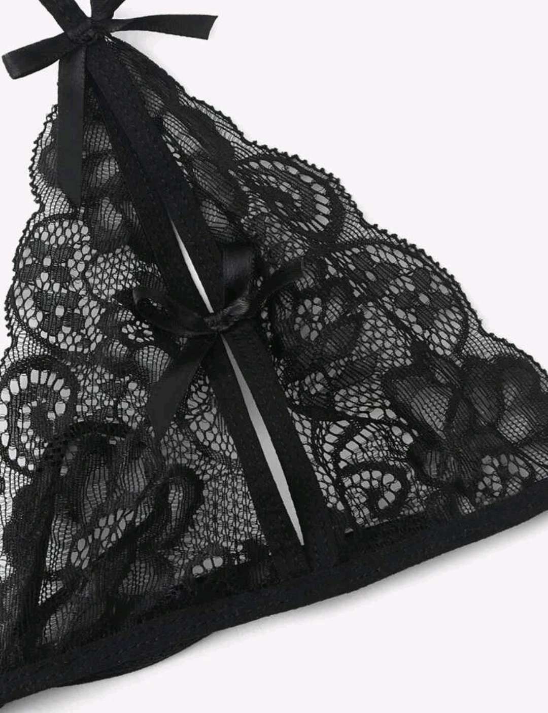 ملابس داخلية دانتيل اسود مزخرف بعقدة الفراشة3 ملابس داخلية دانتيل اسود مزخرف بعقدة الفراشة3